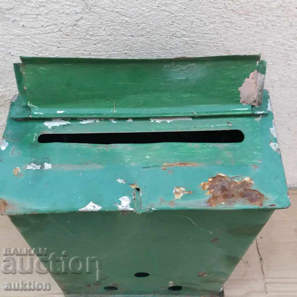Auction  OLD POST BOX - METAL, SOC.