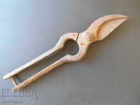 Old viticulture scissors