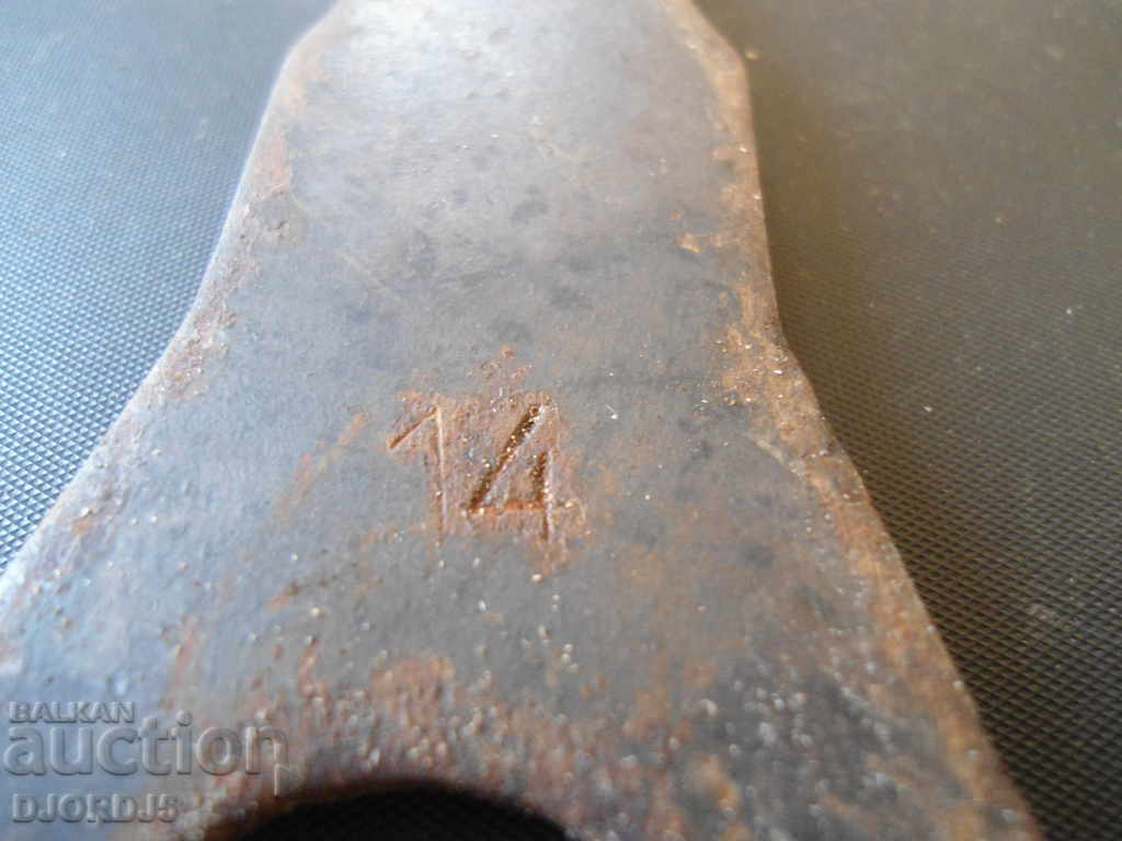 Auction Old key 14 - 17 Auction Old key 14 - 17