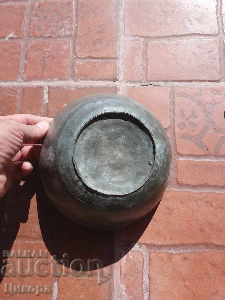 Delivery of OLD COPPER POT TASKET BUCKET PLATE SAUCE