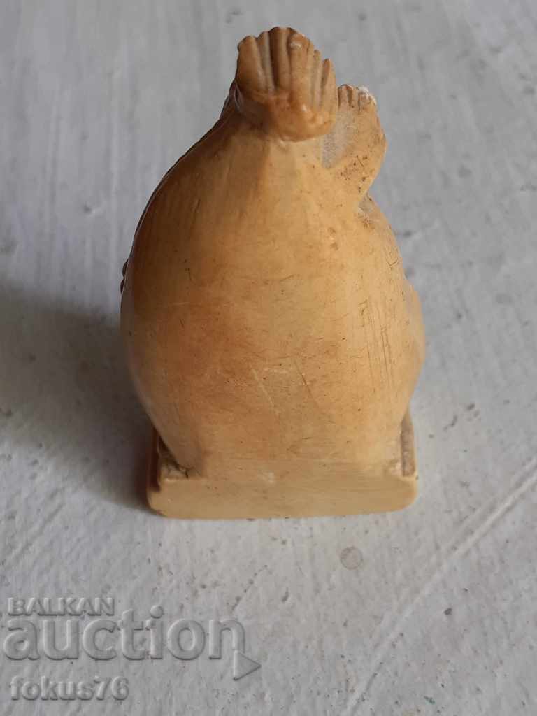 Auction LUXURIOUS LITTLE FIGURE SEA FOAM STATUTE COLLECTOR Auction LUXURIOUS LITTLE FIGURE SEA FOAM STATUTE COLLECTOR