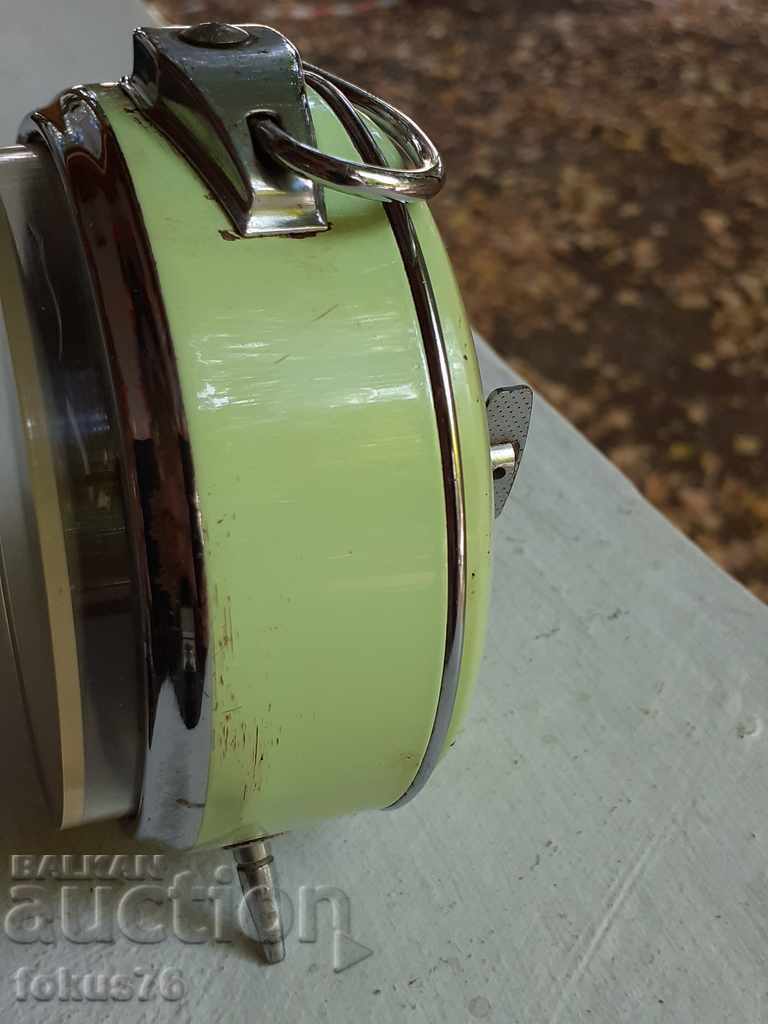 Delivery of VINTAGE - CHINESE ALARM CLOCK WORKS AND RINGES Delivery of VINTAGE - CHINESE ALARM CLOCK WORKS AND RINGES