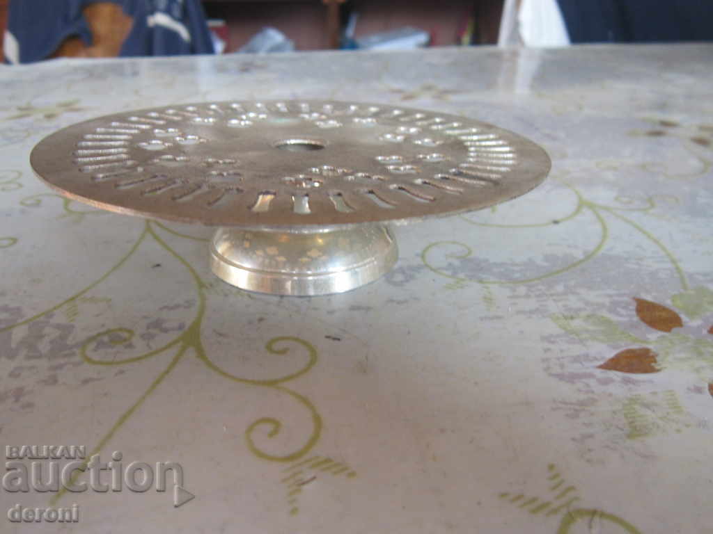 Χάλκινη βάση για ζεστά πιάτα με τιμή 15.00 BGN | € 7.67 Χάλκινη βάση για ζεστά πιάτα με τιμή 15.00 BGN | € 7.67