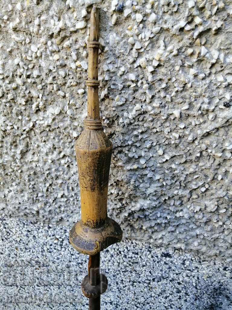 Old carved hurka primitive wooden with price 45.00 BGN | € 23.01 Old carved hurka primitive wooden with price 45.00 BGN | € 23.01