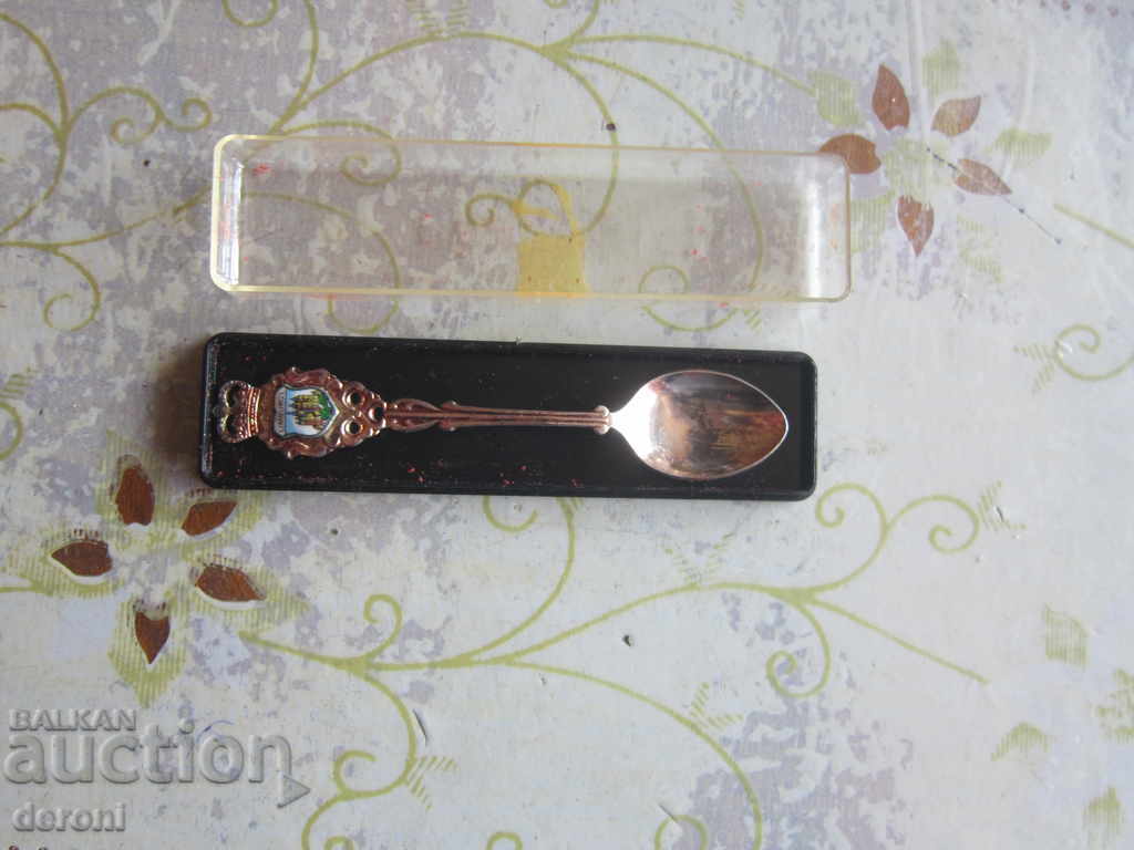 Livrarea Lingură de suvenir pentru colectare