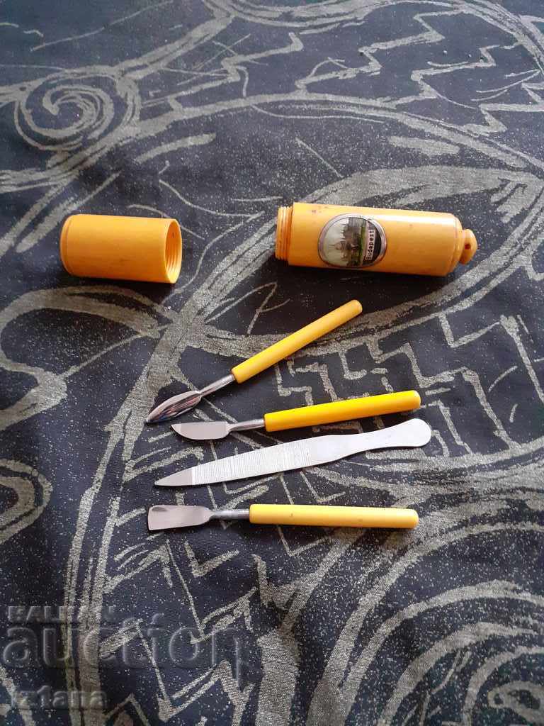 Auction  Old lady's nail kit