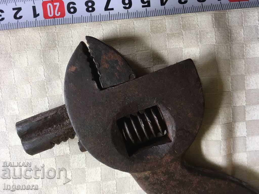 SWITCH TYPE FRENCH TOOL RARE OLD HEALTHY with price 77.00 BGN | € 39.37 SWITCH TYPE FRENCH TOOL RARE OLD HEALTHY with price 77.00 BGN | € 39.37