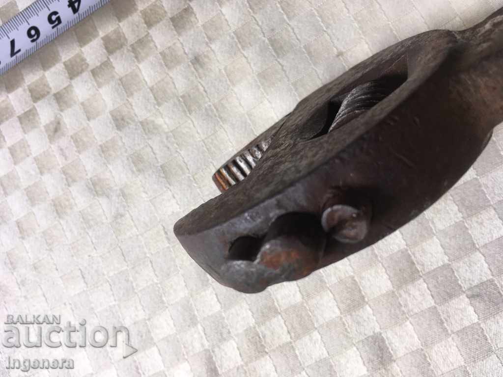 Delivery of SWITCH TYPE FRENCH TOOL RARE OLD HEALTHY Delivery of SWITCH TYPE FRENCH TOOL RARE OLD HEALTHY