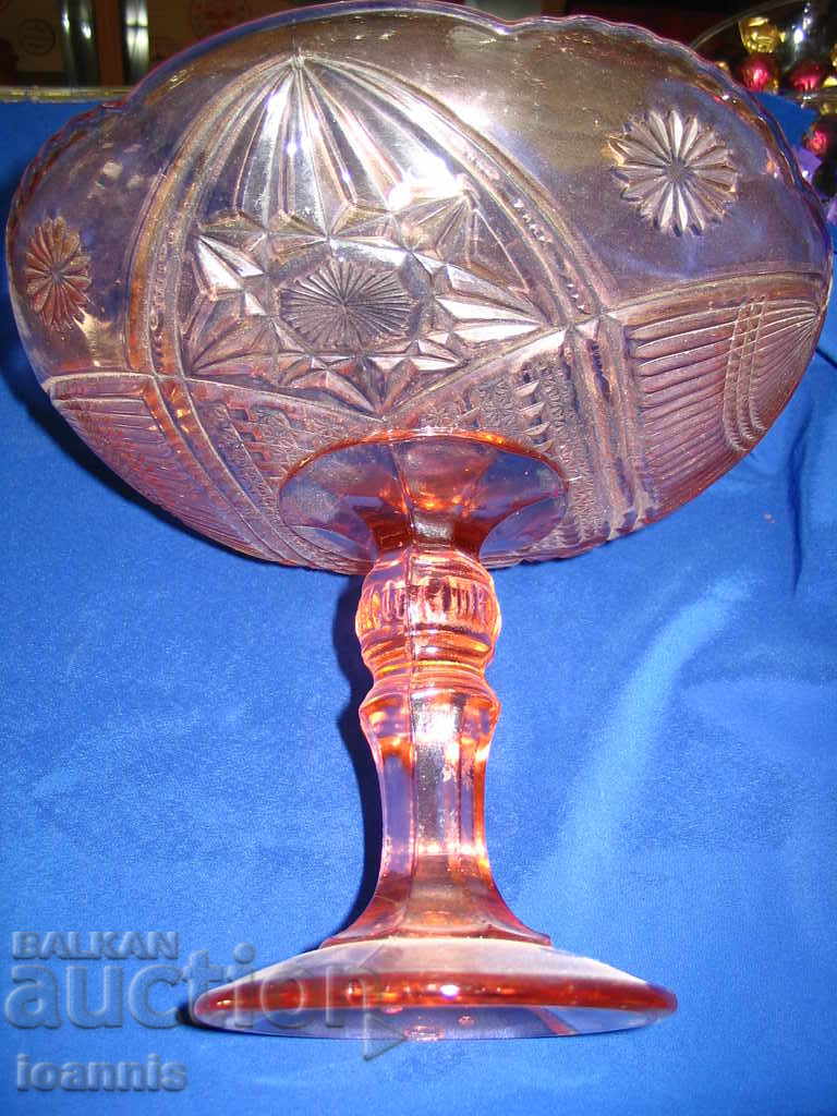 Delivery of Lot of pink glass Delivery of Lot of pink glass