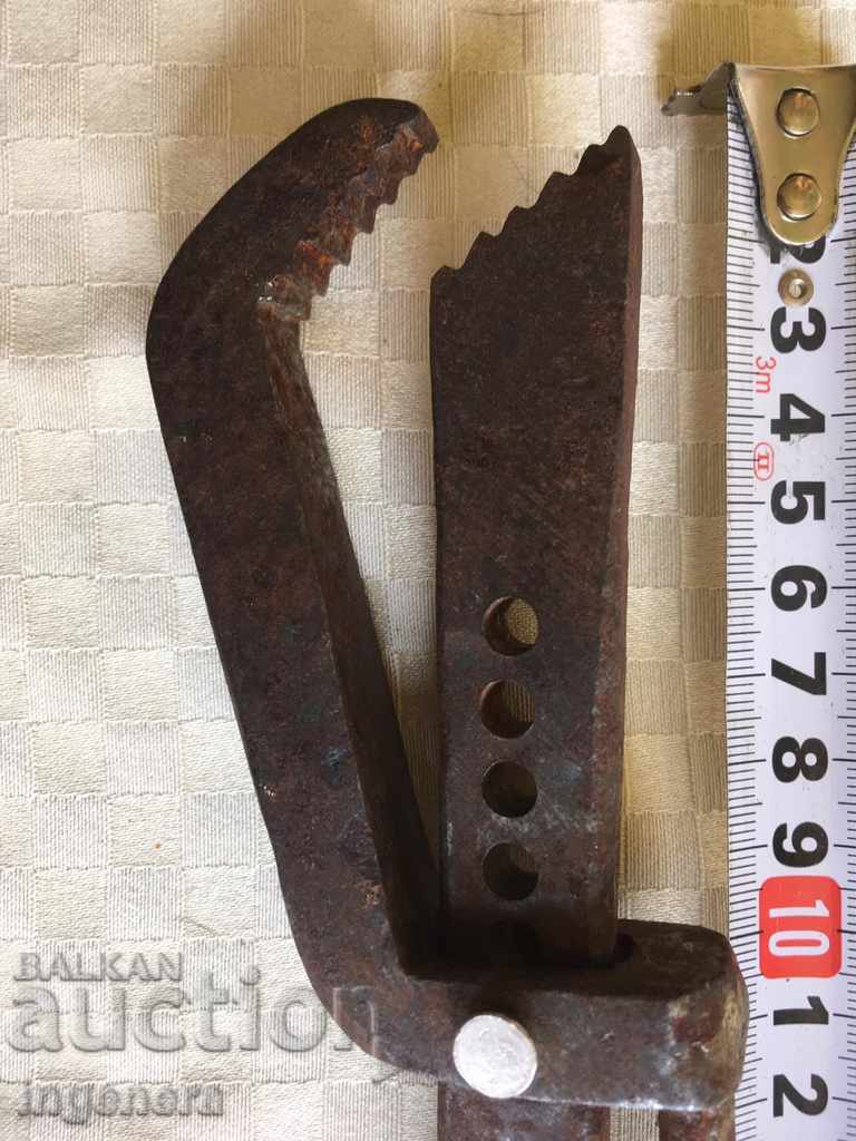 Auction  KEY TYPE FRENCH OLD TOOL RARE