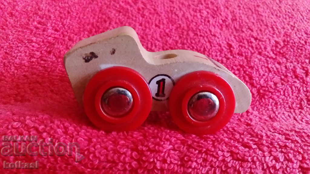 Delivery of Old toy model tree Delivery of Old toy model tree