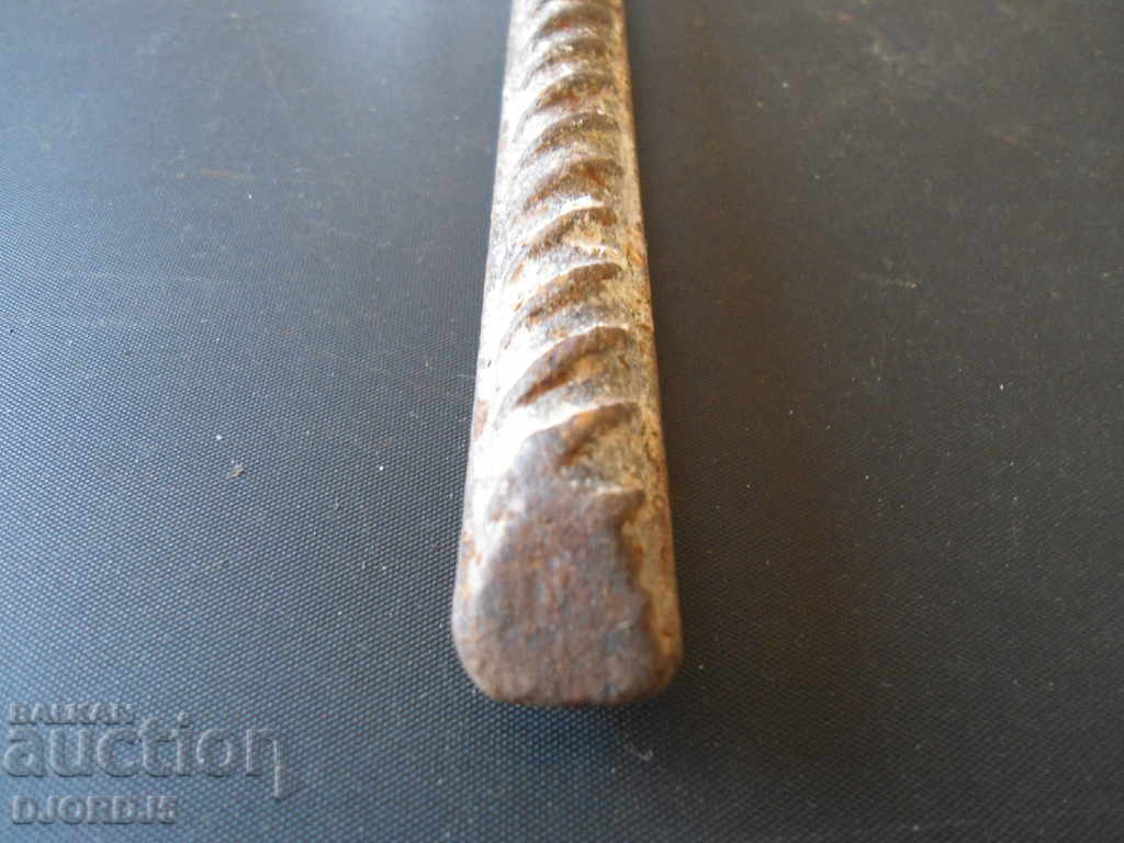 An old tool, a chopper with price 2.00 BGN | € 1.02