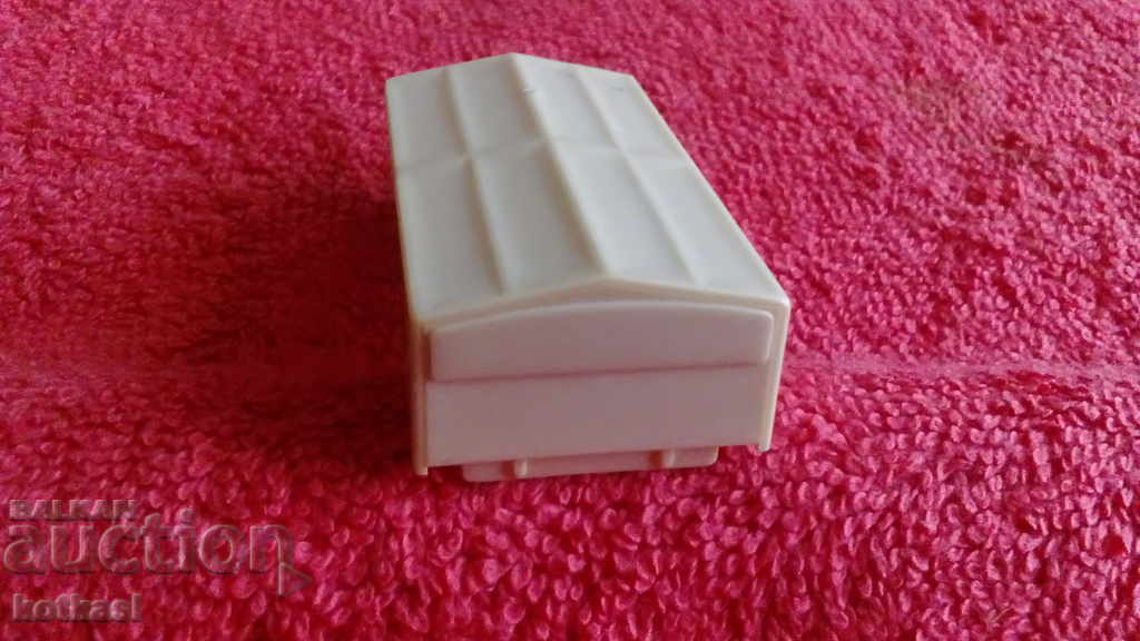 Auction Old piece of toy plastic Auction Old piece of toy plastic