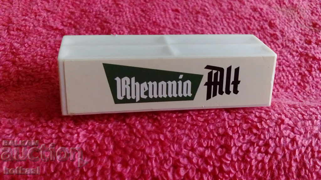 Delivery of Old piece of toy plastic Delivery of Old piece of toy plastic