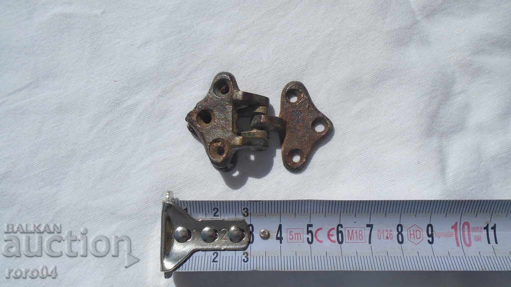Auction INTERESTING OLD TRIPLE BRONZE HINGE Auction INTERESTING OLD TRIPLE BRONZE HINGE