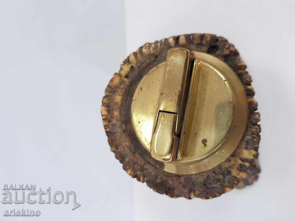 Old collector's table lighter with deer antler with price 65.00 BGN | € 33.23 Old collector's table lighter with deer antler with price 65.00 BGN | € 33.23