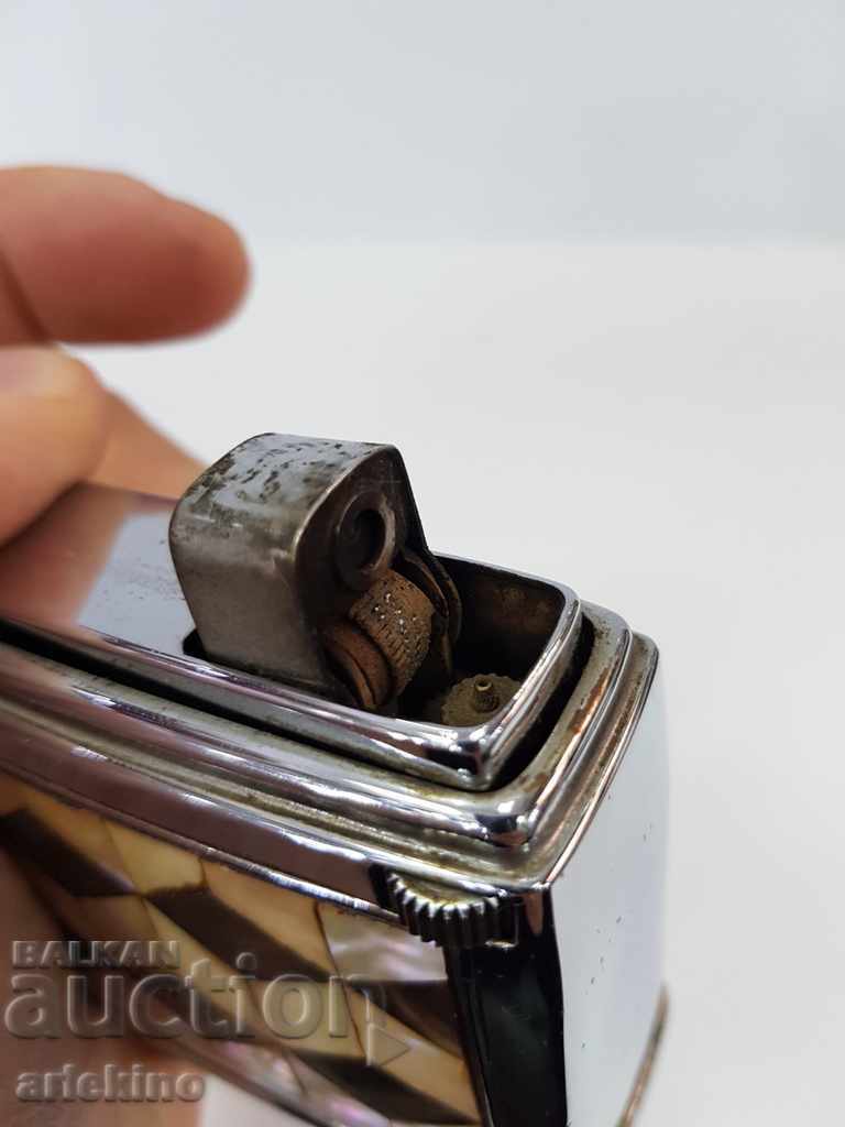 Delivery of Old collectible FISHER BUTANE table lighter