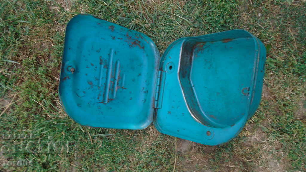 SIDE COVER OF RETRO ENGINE with price 31.50 BGN | € 16.11 SIDE COVER OF RETRO ENGINE with price 31.50 BGN | € 16.11