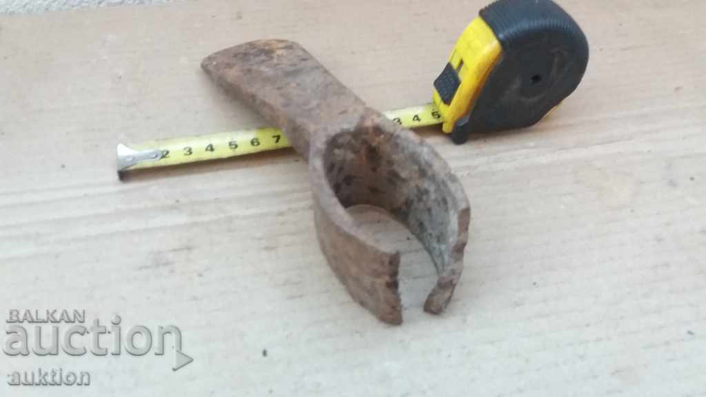 OLD WROUGHTED PICK, GARDEN PICK - 5 OLD WROUGHTED PICK, GARDEN PICK - 5