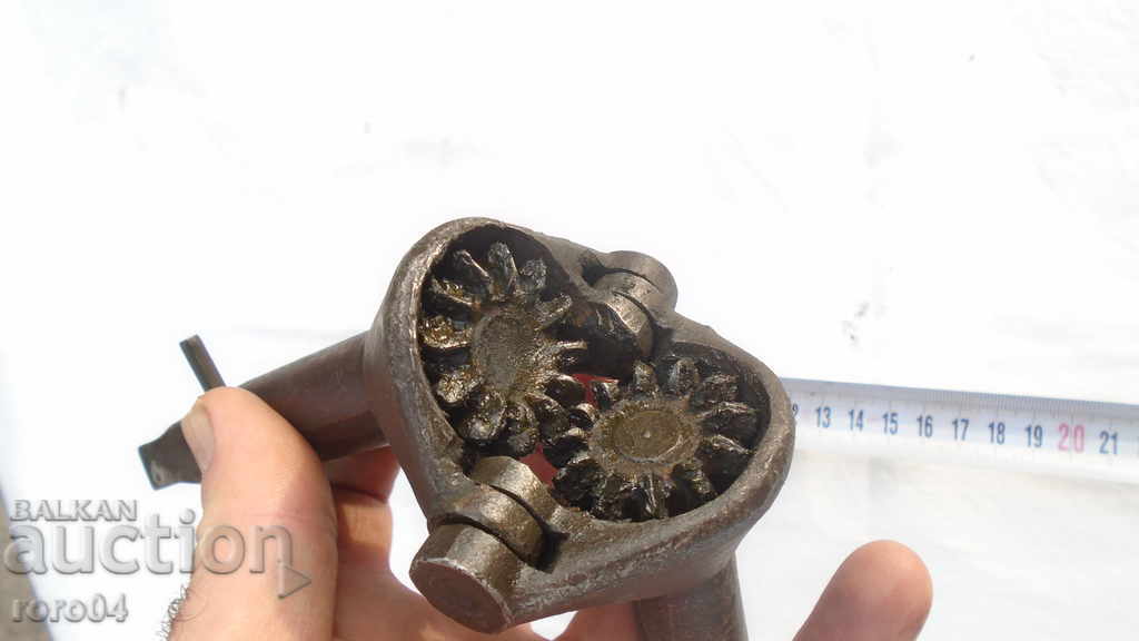 Auction UNIQUE SCREW - BREAKING - WW II Auction UNIQUE SCREW - BREAKING - WW II