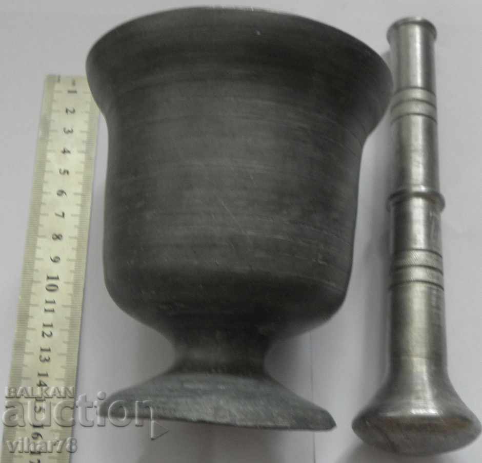 Old mortar, hammer, mortar with price 35.99 BGN | € 18.40 Old mortar, hammer, mortar with price 35.99 BGN | € 18.40
