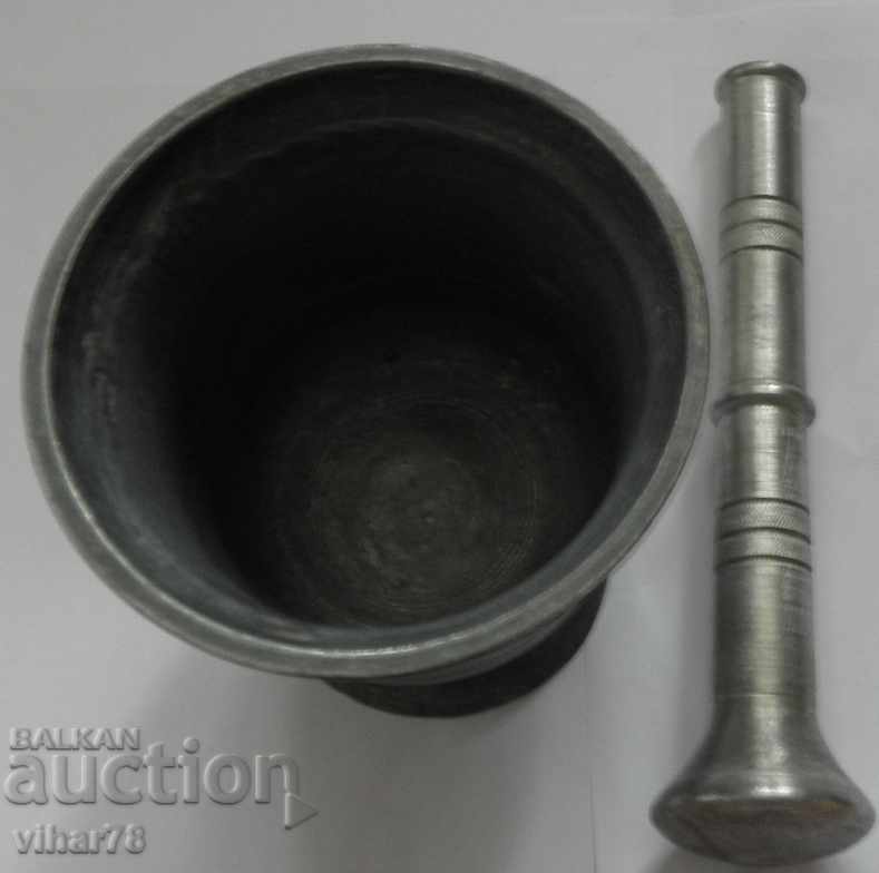 Auction Old mortar, hammer, mortar Auction Old mortar, hammer, mortar