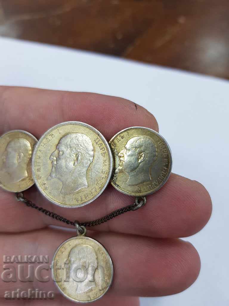 Δημοπρασία Σπάνια συλλεκτική καρφίτσα από βασιλικά ασημένια νομίσματα Δημοπρασία Σπάνια συλλεκτική καρφίτσα από βασιλικά ασημένια νομίσματα