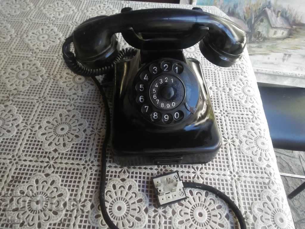 Παλιό βασιλικό τηλέφωνο.