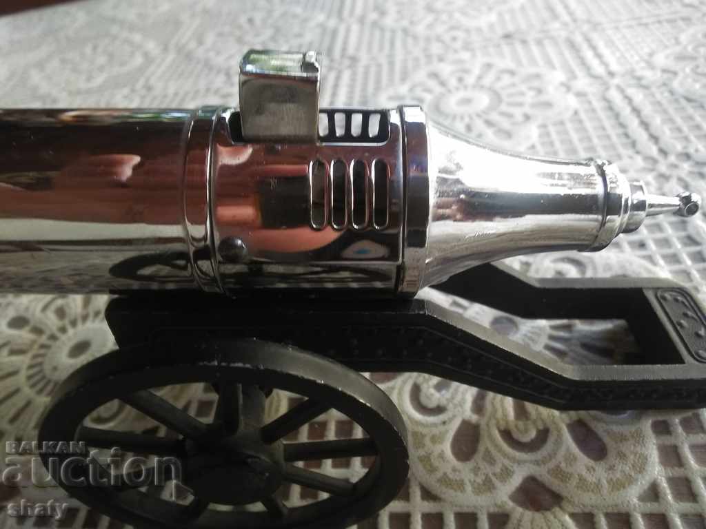 Delivery of Old lighter cannon