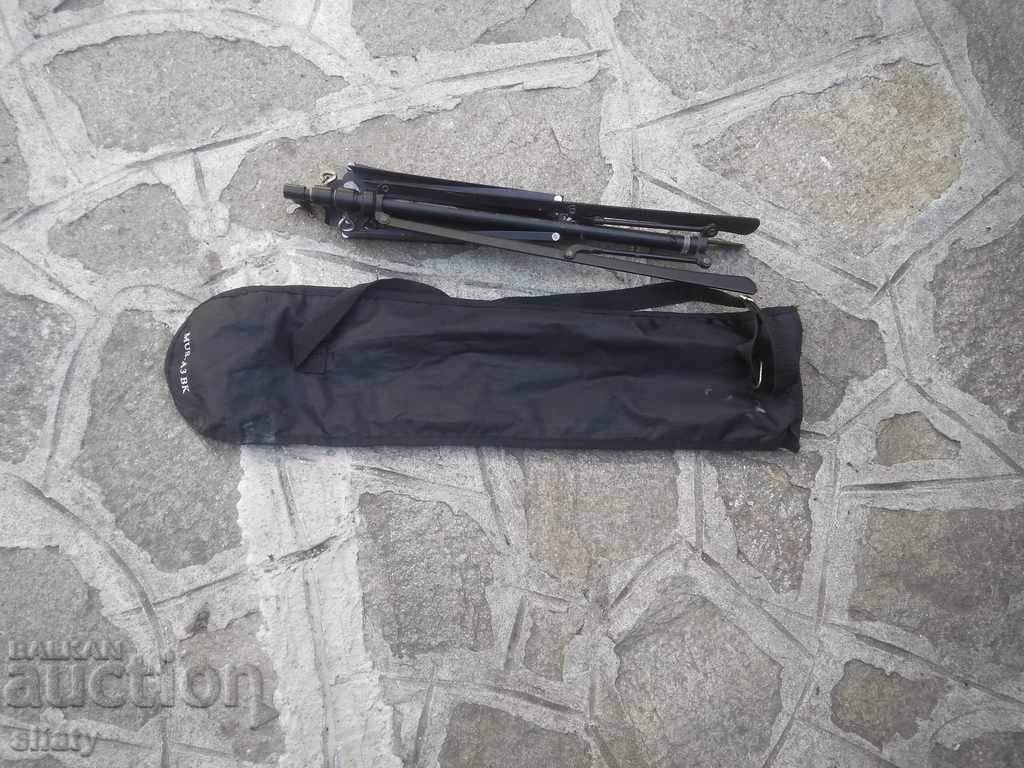Delivery of Metal music stand. Music book. Delivery of Metal music stand. Music book.