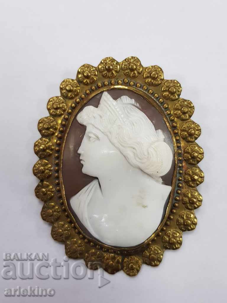 Collectible old brooch with a huge cameo 19-20 century with price 195.00 BGN | € 99.70 Collectible old brooch with a huge cameo 19-20 century with price 195.00 BGN | € 99.70