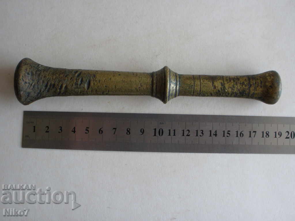 Ένα παλιό, τεράστιο χάλκινο κονίαμα. - 5