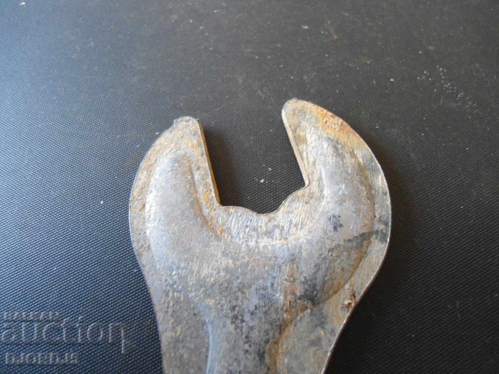 Auction Old key Auction Old key