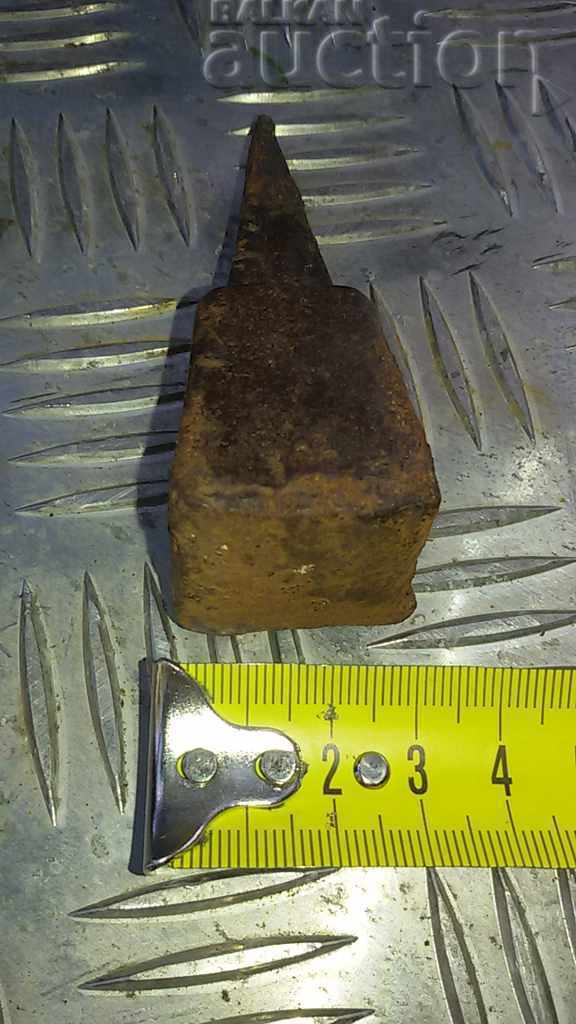 an ancient primitive anvil with price 25.00 BGN | € 12.78 an ancient primitive anvil with price 25.00 BGN | € 12.78