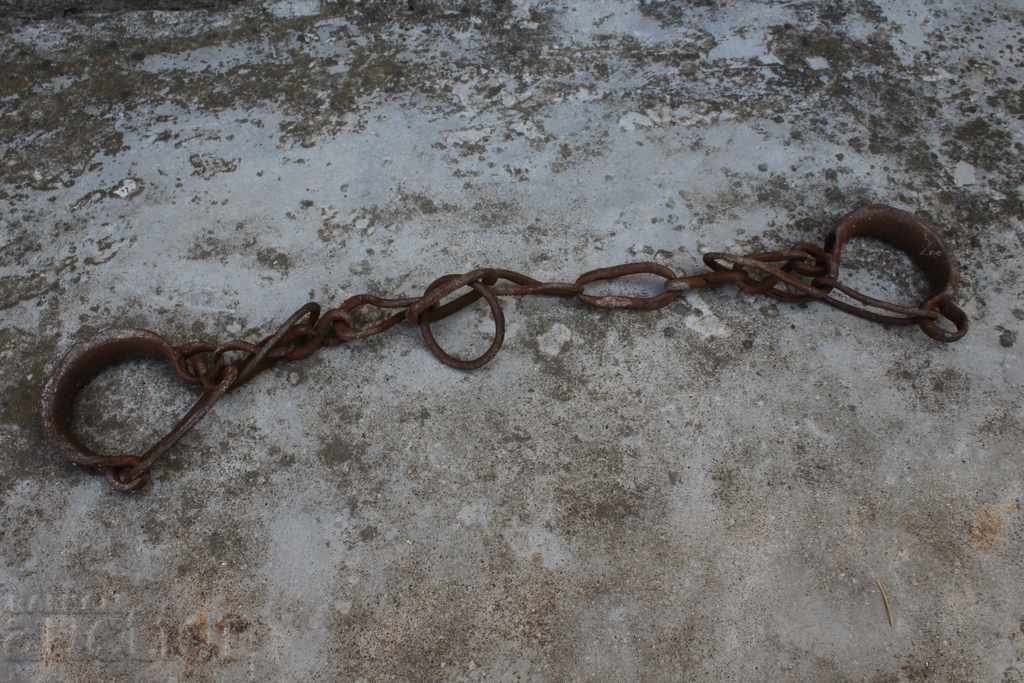 Delivery of OLD AUTHENTIC HAND-FORGED BUCKLES SHACKLES FETTERS HANDCUFFS Delivery of OLD AUTHENTIC HAND-FORGED BUCKLES SHACKLES FETTERS HANDCUFFS