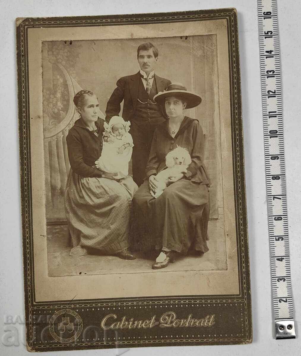 PRINCIPALITY OF BULGARIA FAMILY PORTRAIT PHOTO DOG PHOTO