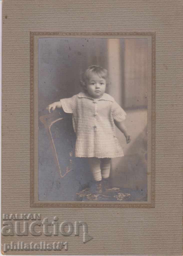 OLD PHOTO around 1920 Girl rr 11:16 cm. with price 15.00 BGN | € 7.67 OLD PHOTO around 1920 Girl rr 11:16 cm. with price 15.00 BGN | € 7.67