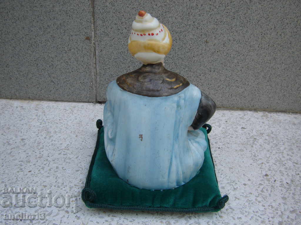 Delivery of OLD PORCELAIN Delivery of OLD PORCELAIN