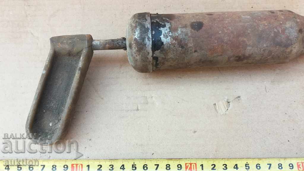 GRESSOR VECHI - METAL MILITAR MUNCITOR cu preț 4.99 BGN | € 2.55 GRESSOR VECHI - METAL MILITAR MUNCITOR cu preț 4.99 BGN | € 2.55