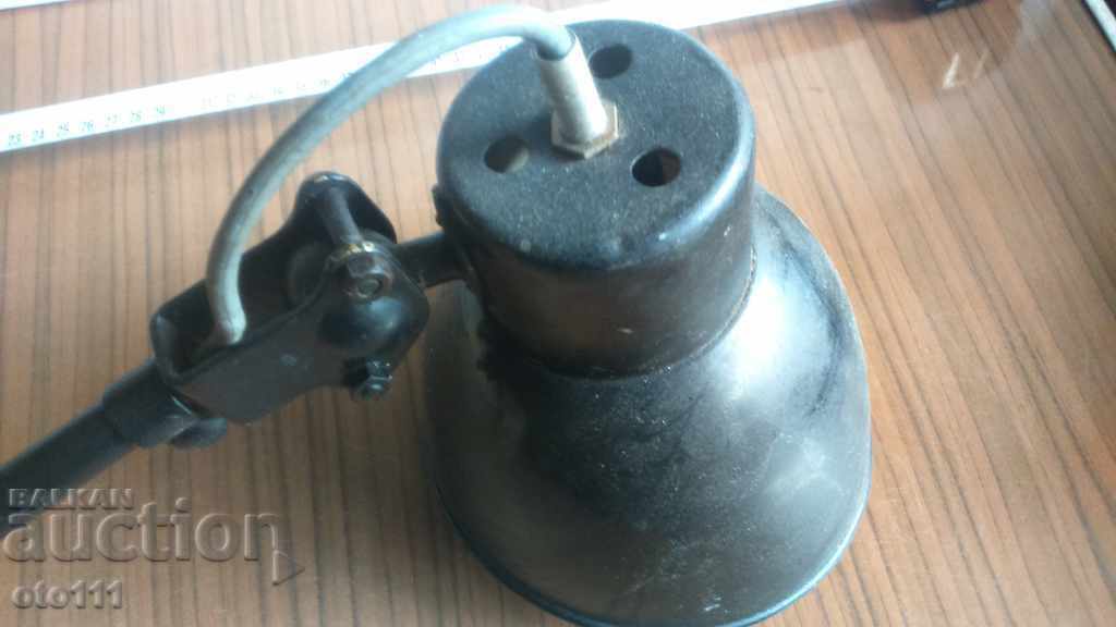 Livrarea LAMPĂ VECHE PLUTITORĂ Livrarea LAMPĂ VECHE PLUTITORĂ