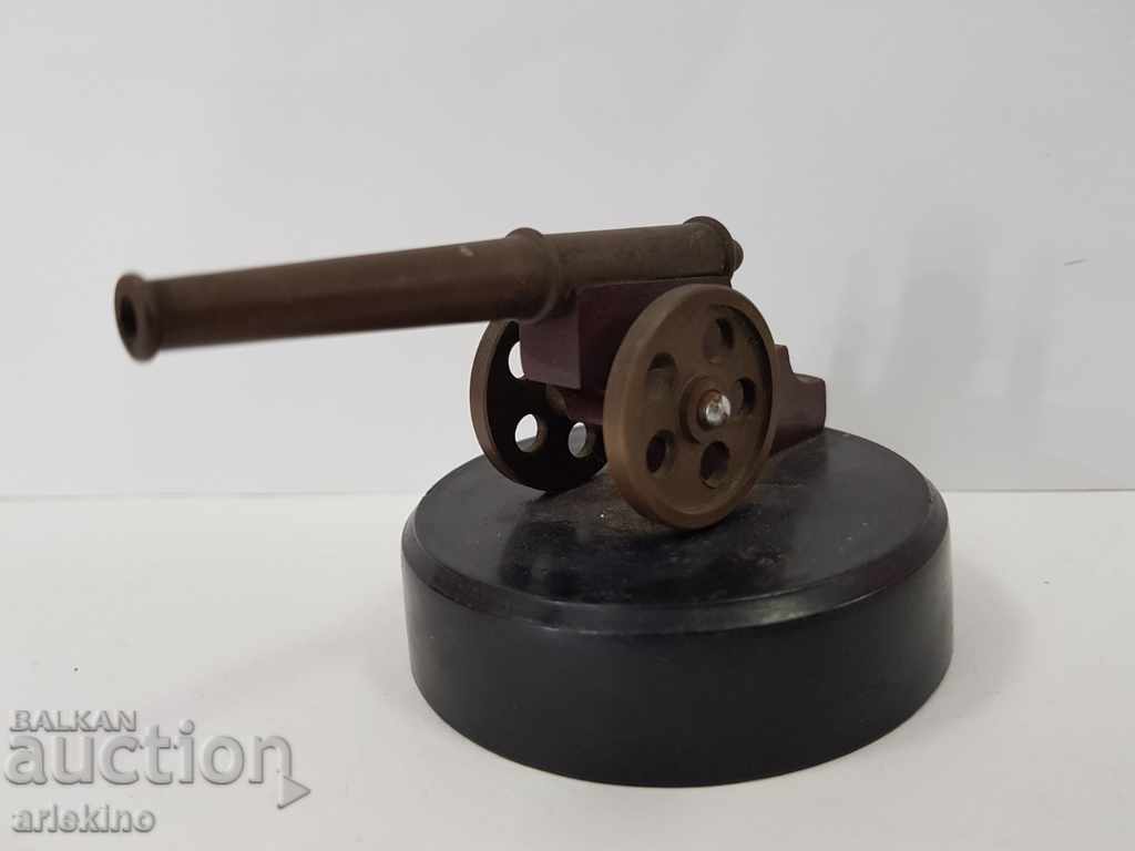 Veche tun statuetă de colecție din secolul XX cu preț € 45.00 | 88.01 BGN