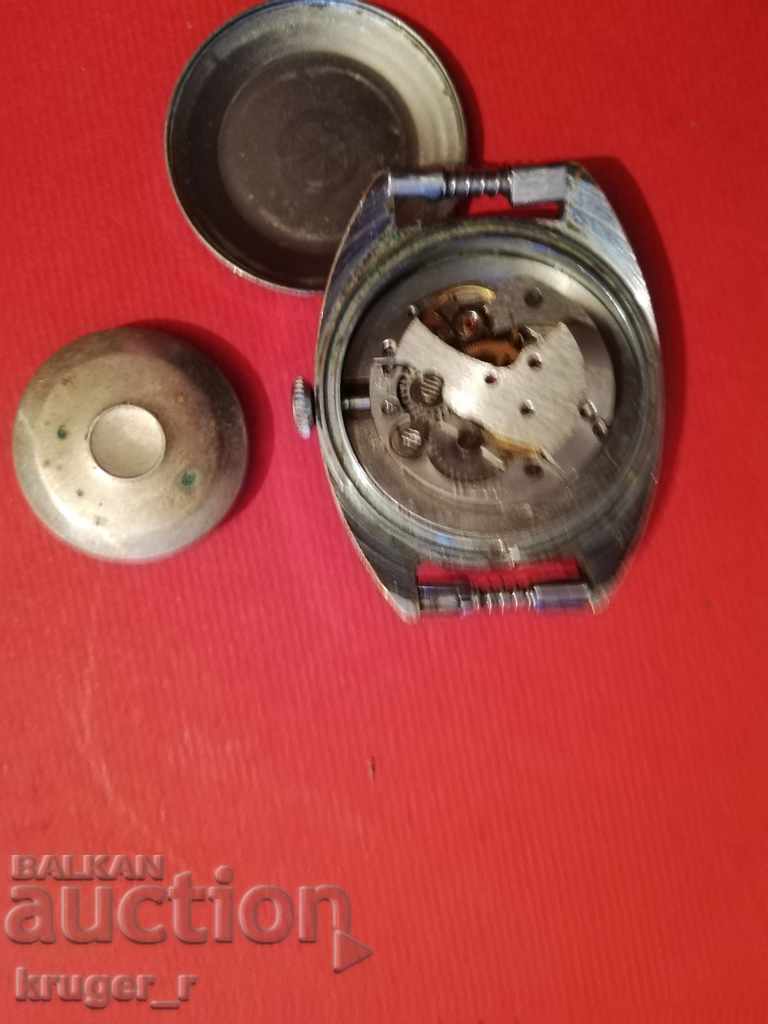 Delivery of Soviet clock.