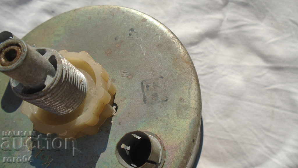 KILOMETER FROM TRABANT TO ZERO KM. - 7 KILOMETER FROM TRABANT TO ZERO KM. - 7