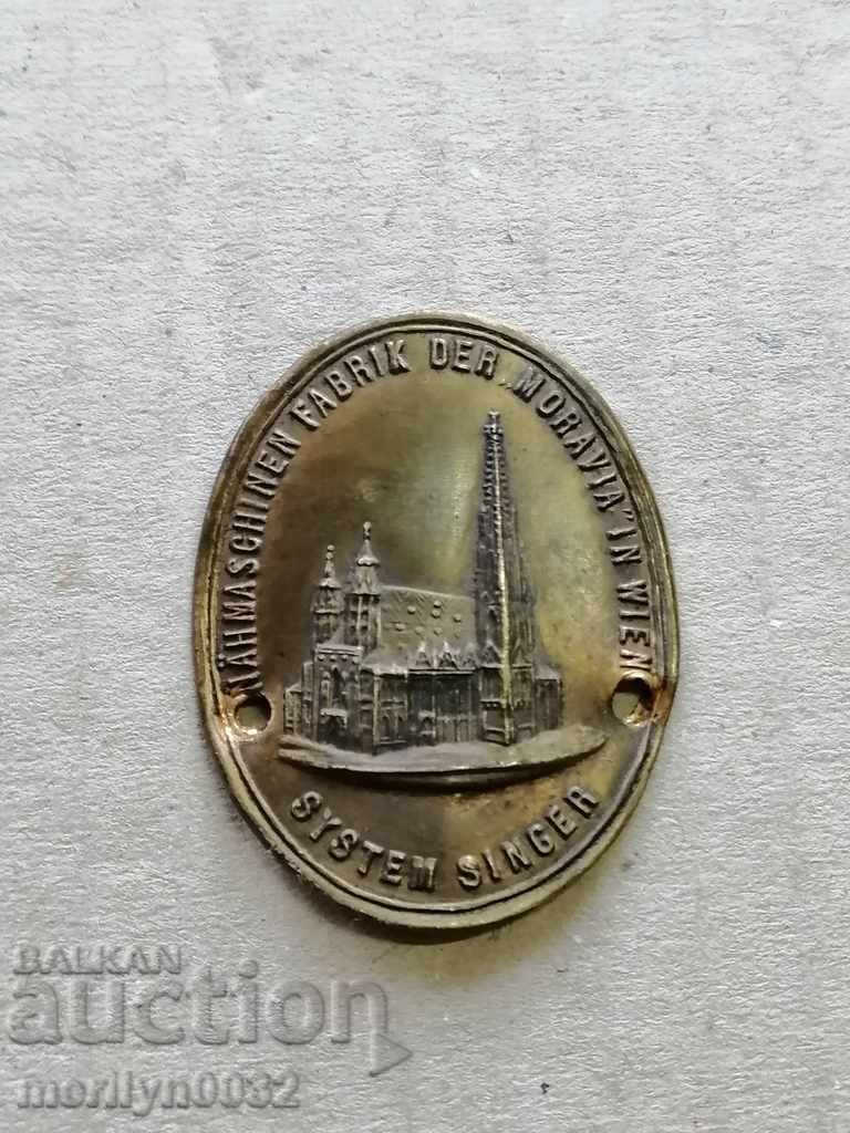 Аукцион Стара месингова табелка от шевна машина, табела Аукцион Стара месингова табелка от шевна машина, табела