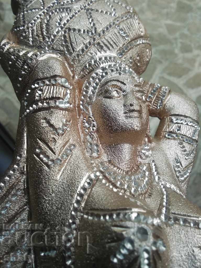 Indian bronze figure with stones. - 6