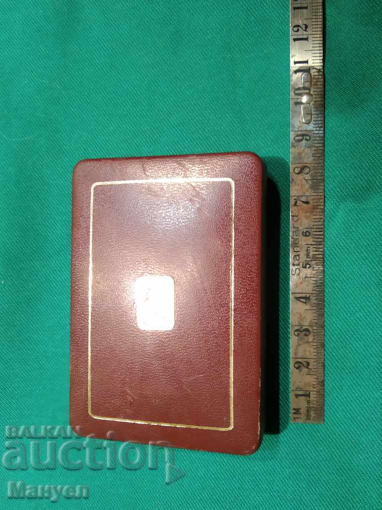 Auction I am selling a box for a Victorinox knife. RRRR Auction I am selling a box for a Victorinox knife. RRRR