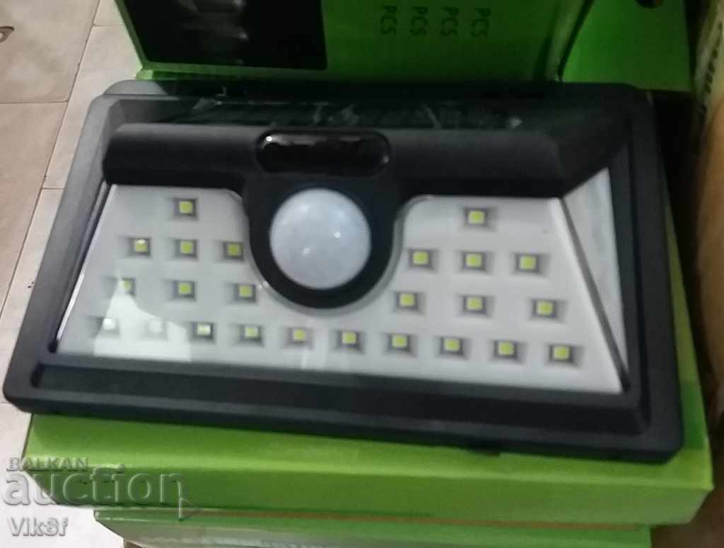 Solar LED three-sided Lamp with PIR Sensor / for movement /