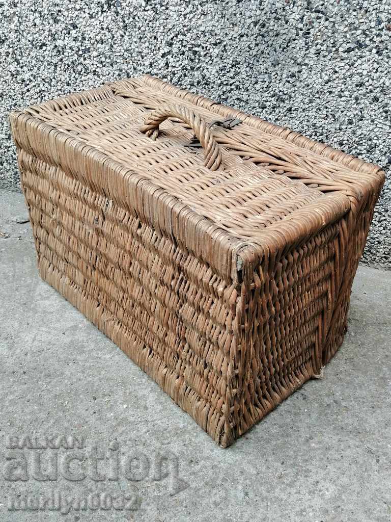 Wicker trunk, wicker basket, panner box basket - 7 Wicker trunk, wicker basket, panner box basket - 7