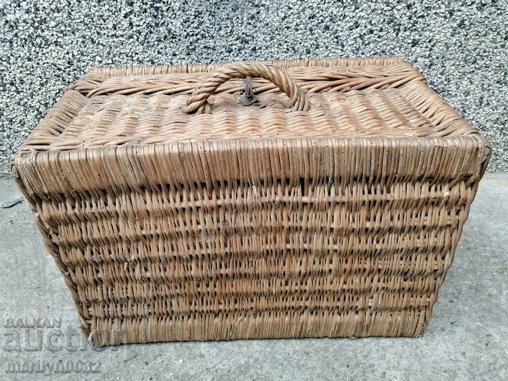 Wicker trunk, wicker basket, panner box basket Wicker trunk, wicker basket, panner box basket
