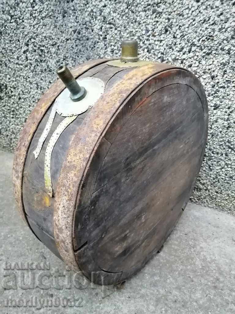 Old bucket, flask, barrel, crank, wooden with price 89.00 BGN | € 45.50 Old bucket, flask, barrel, crank, wooden with price 89.00 BGN | € 45.50